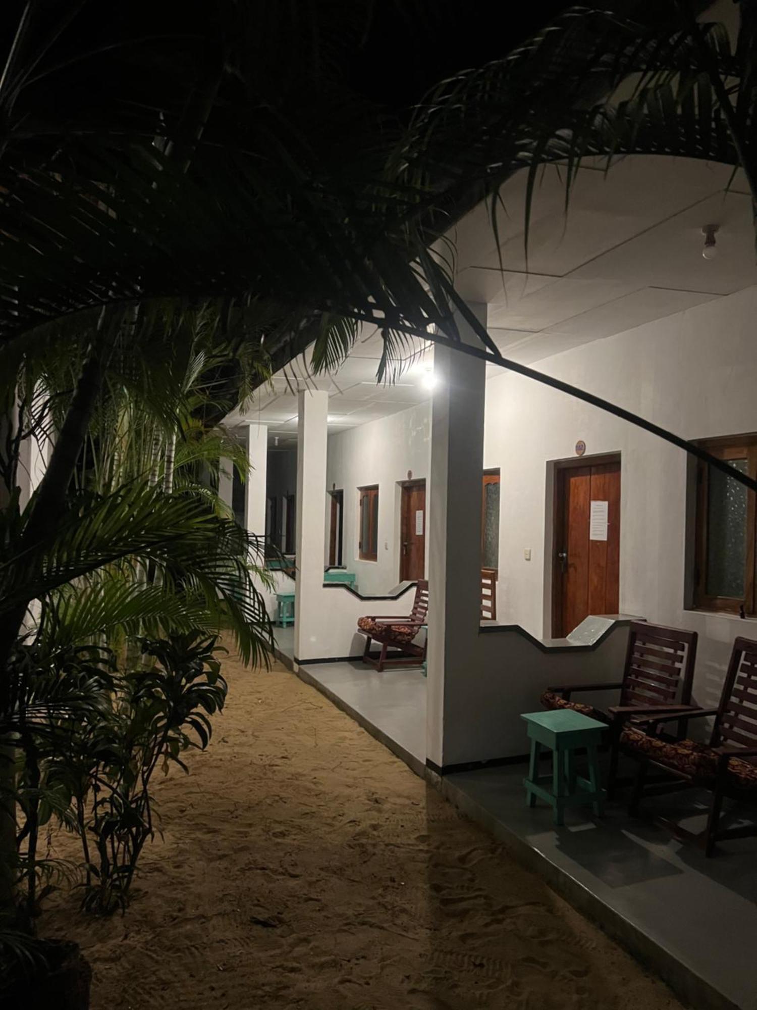 Moxy Bay Arugambay Hotel Baía de Arugam Exterior foto
